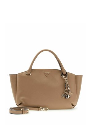 Sac à main en cuir texturé marron clair avec deux poignées, bandoulière amovible et porte-clés en métal avec logos et symboles.