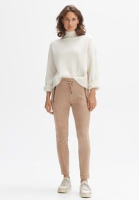 OPUS ELVINA - Trainingsbroek - nutmeg