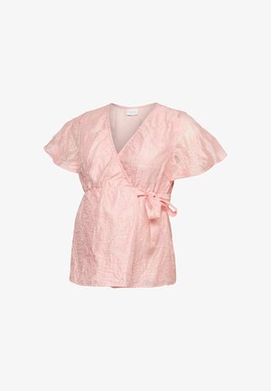Jemná ružová zavinovacia blúzka s krátkymi volánovými rukávmi a zaväzovaním na boku, s jemnou zvrásnenou textúrou a výstrihom do V.