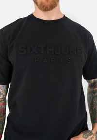 Sixth June THERMO EMBOSSED TEE - T-shirt con stampa - black