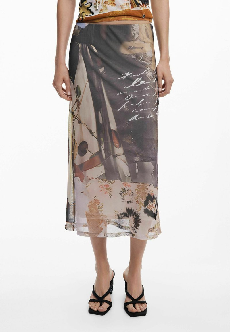 Gennemsigtig midi-nederdel med blomsterprint i en blanding af mørke og lyse nuancer. Det har abstrakte mønstre og en sværgende silhuet, afsluttet med en kanted.