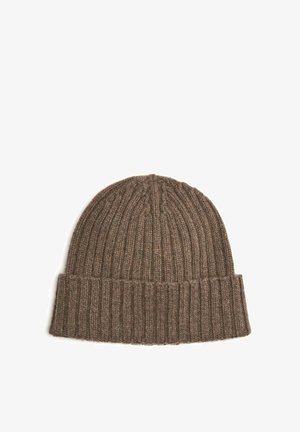 Braune gerippte Strickmütze mit umgeschlagenem Saum, aus warmem Material gefertigt. Sie verfügt über vertikale Nähte für Struktur und eine enge Passform.