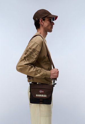 Napapijri, BERING - 2.7 LT - Skuldertasker - dark brown