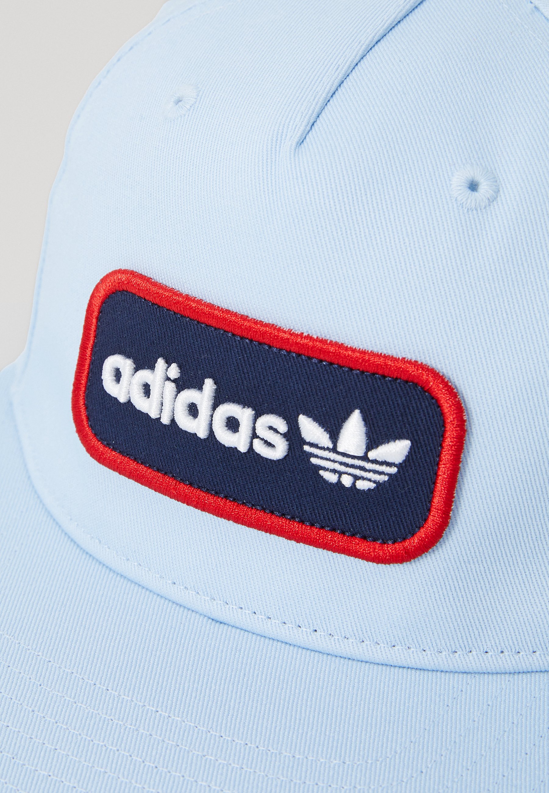casquette adidas bleu blanc rouge