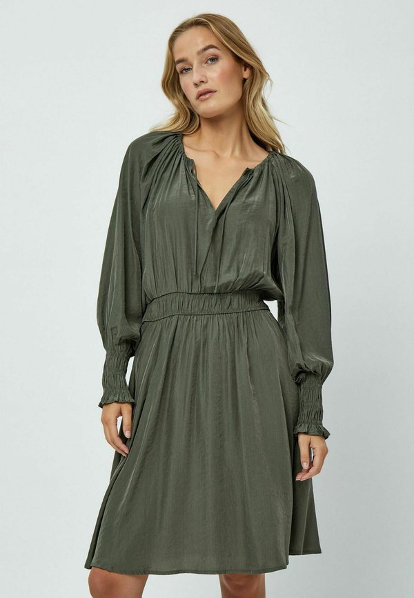 OLARA LONG SLEEVE SHORT - Freizeitkleid - capers