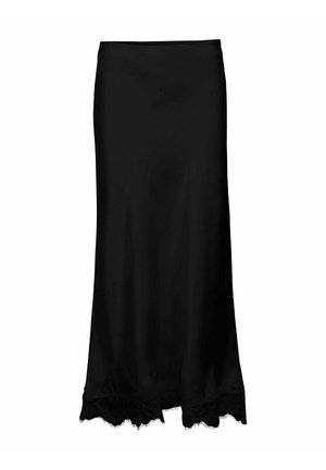 Falda de satén negra con textura suave, con un dobladillo de encaje de bordes ondulados. Silueta simple y larga sin adornos.