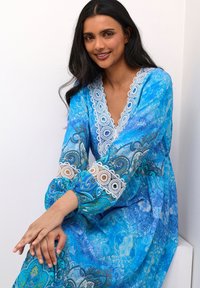 Cream CRBRI  - Denné šaty - blue ethnic pattern