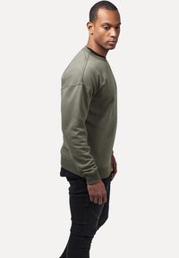 Urban Classics CREWNECK - Felpa - olive