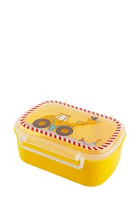 Gelbe rechteckige Kunststoff-Lunchbox mit einem klaren Deckel, der einen Cartoon eines gelben Bulldozers auf einem gestreiften Rand zeigt, und einem Schnappverschluss.