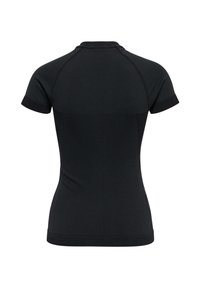 Schwarzes, kurzärmliges, körperbetontes Sportshirt mit strukturierten Stoffpaneelen am oberen Rücken und glattem Stoff am unteren Rücken.