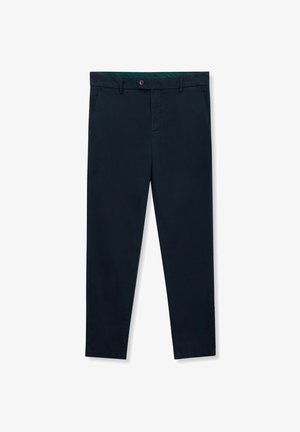 Pantaloni blu navy a gamba dritta con passanti per cintura, bottone frontale, cerniera e tasche laterali su sfondo bianco.