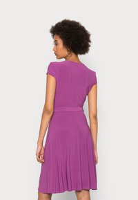 Anna Field Vestido de malha - purple