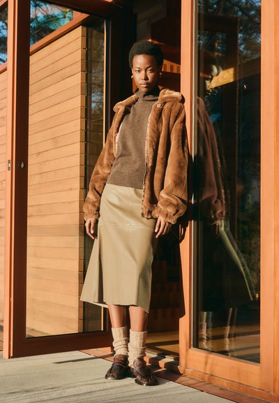 Filippa K TURTLENECK VEST - Top - mocha