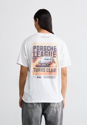- T-shirt z nadrukiem