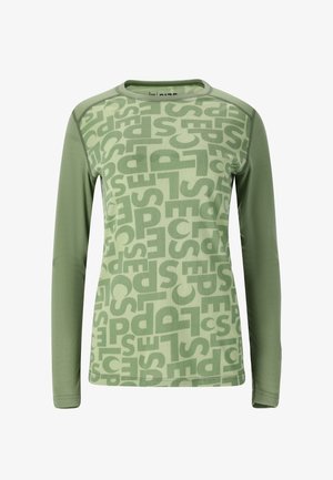 Groene longsleeve shirt met een herhaalde tekstpatroon in verschillende groen tinten. Gemaakt van een zachte, ademende stof met een ronde hals.