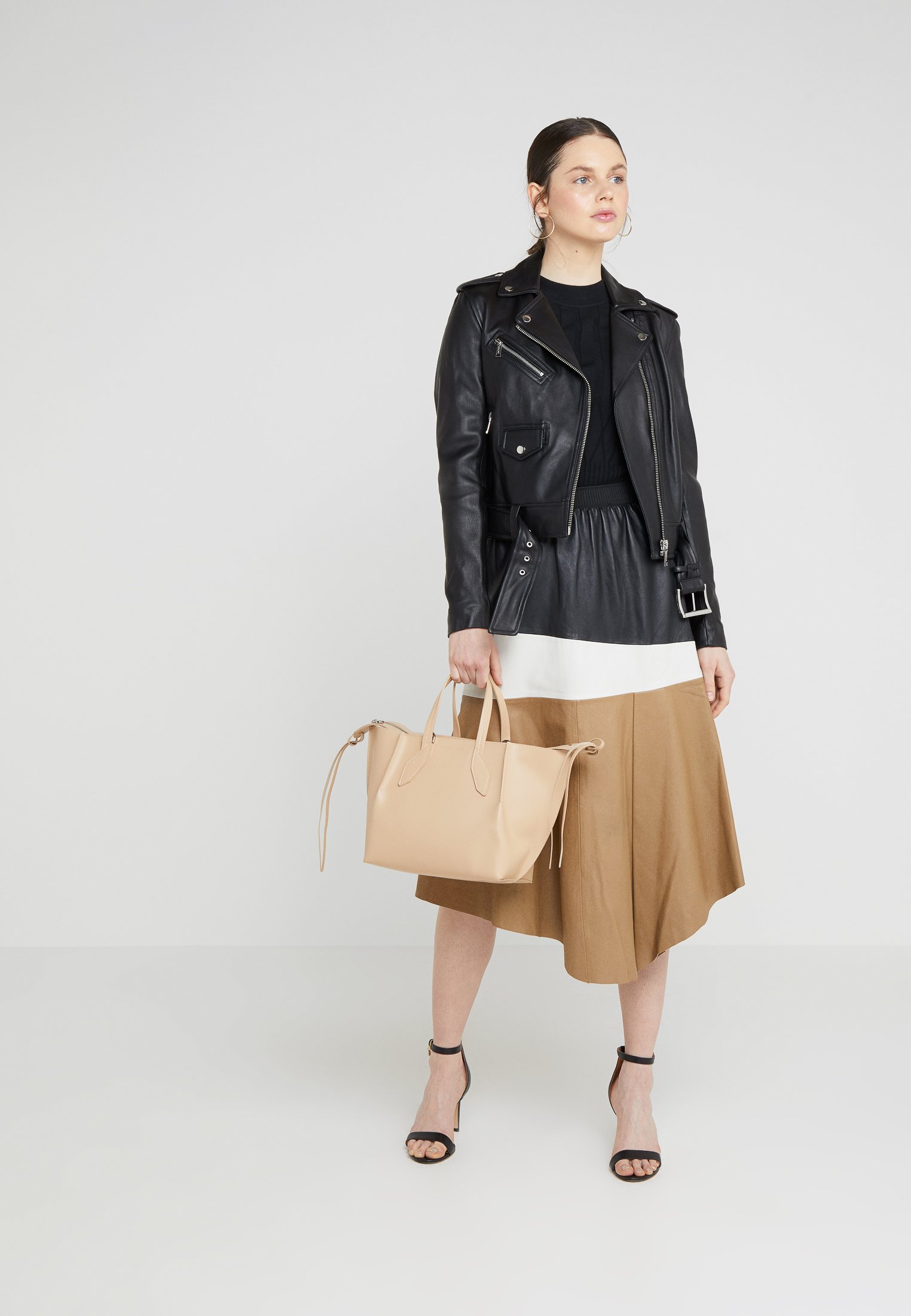 Patrizia Pepe BORSA BAG Håndveske camel beige Zalando.no Patrizia Pepe BORSA BAG Håndveske nero Zalando.no