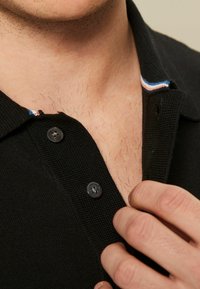 Next SHORT SLEEVE - REGULAR FIT - Bluză polo - black