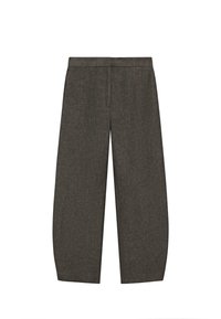 Pantalon large gris foncé avec devant plat et ceinture, présenté de face sur fond blanc.