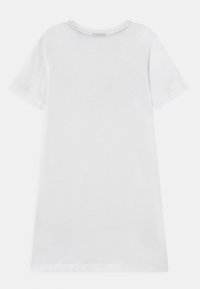 Biały, krótkotrwały t-shirt z okrągłym dekoltem, wykonany z bawełny, o prostej i gładkiej fakturze, z prostym wykończeniem dolnej krawędzi.