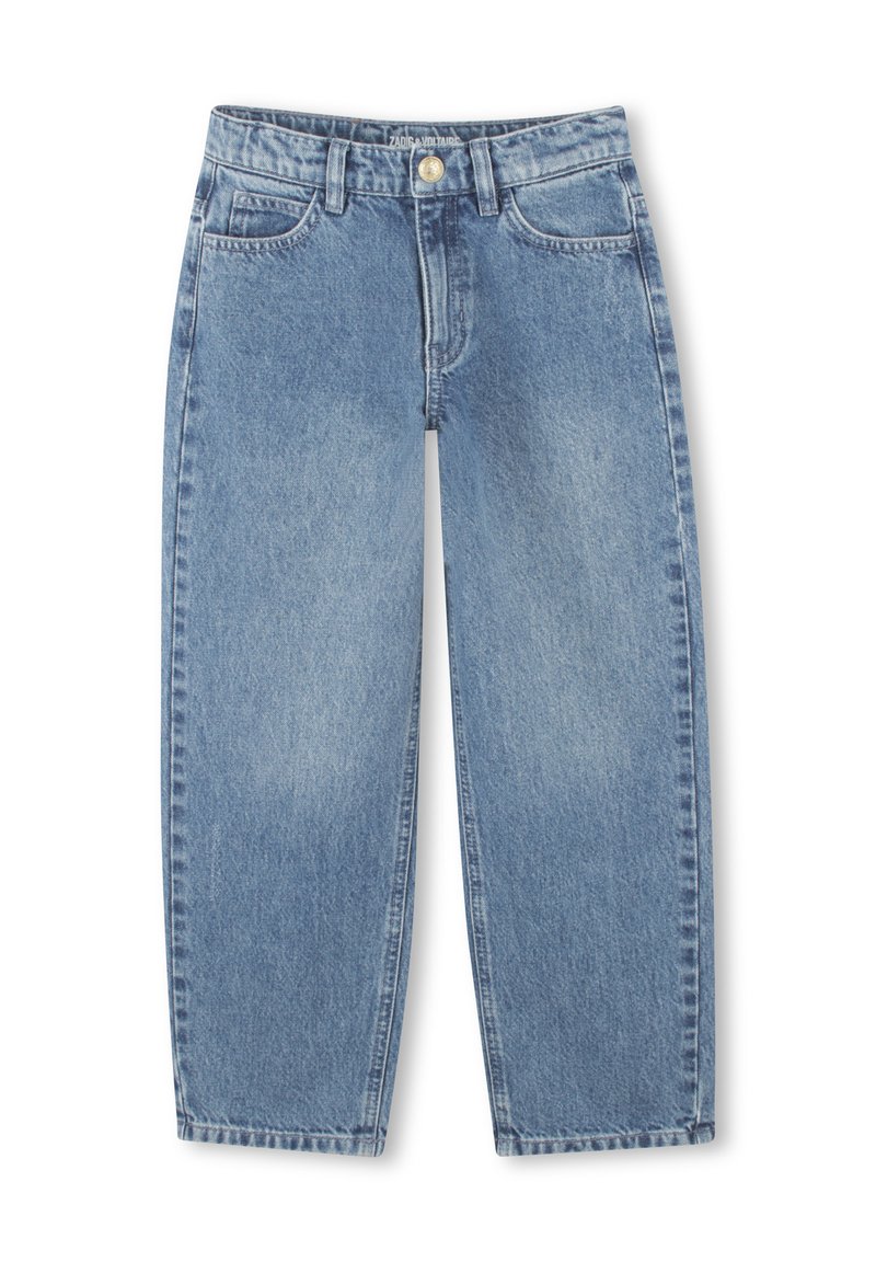 Jean en denim bleu clair avec une coupe droite, cinq poches et une fermeture à bouton. Présente une texture délavée et des détails de couture visibles.