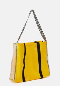 Mads Nørgaard LAUNDRETTE ALBA BAG - Shoppingveske - lemon chrome