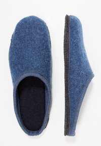 Wollen slippers met een blauwe textuur, zwarte rubberen zool, instapontwerp en een zachte binnenvoering.
