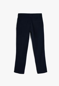 Navyblauwe broek met een recht model, gemaakt van een zachte stof, met twee achterzakken en riemlussen, gladde textuur.