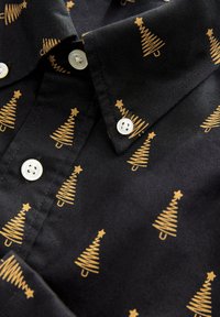 Non selezionato, black and gold tree