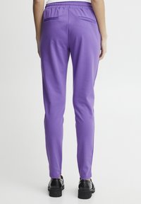 ICHI KATE - Trainingsbroek - chive blossom