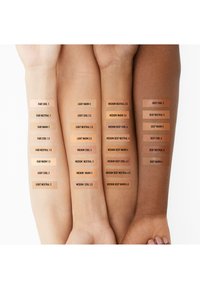 bareMinerals ORIGINAL PURE SERUM RADIANT NATURAL LIQUID FOUNDATION MINERAL SP - Base de maquillaje - light warm 2