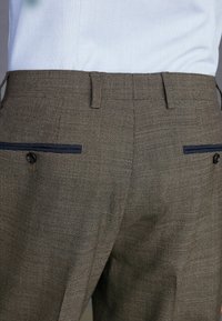 Next TAILORED FIT SIGNATURE TG DI TRIM TEXTURE - REGULAR FIT - Anzughose - brown