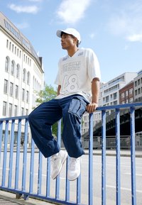 Thumbnail Image 2