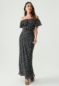 SÁVEL CORAL - Maxi šaty - black ditsy floral