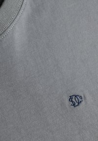 Non selezionato, stormy weather blue navy