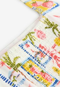 Next TALL FIT - Maksimekko - white postcard print