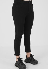 Modanisa Vaqueros slim fit - black