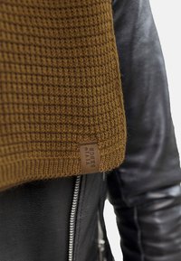 Non sélectionné, brown