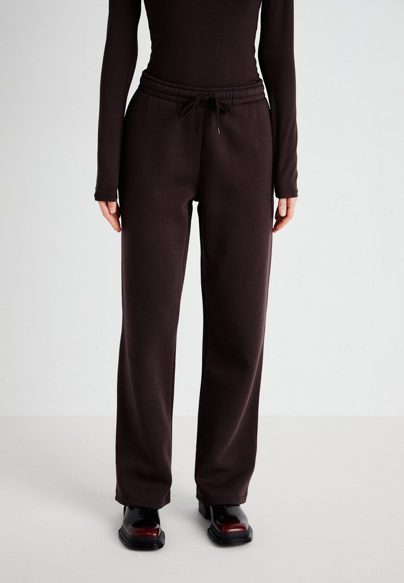 Gina Tricot BASIC STRAIGHT - Tepláky - dark brown