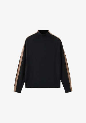 Črni pleteni pulover z visokim ovratnikom in raglan rokavi, ob straneh z bež črtami. Mehka tekstura, sproščen kroj.