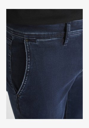 Donkerblauwe spijkerbroek van denim met een gladde textuur, met een rechte snit, voorzakken en metalen knoopsluiting in de taille.