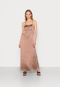 Vero Moda MILENA - Vestido de cocktail / Vestido de festa - brownie