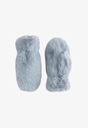 Szürke műszőrme kesztyűk bolyhos textúrával és kerek formával. Puha, sima felület, látható varratok vagy fém kiegészítők nélkül.