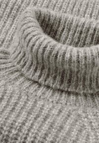 hessnatur Strickpullover - naturgrau