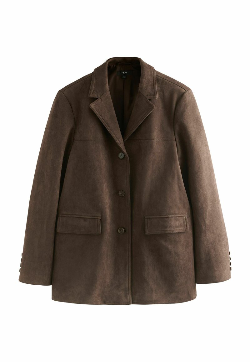 Veste en suède synthétique marron avec un col cranté, fermeture à un bouton et deux poches avant. Détails de boutons aux bords des manches.