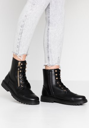 Šněrovací kotníkové boty - black