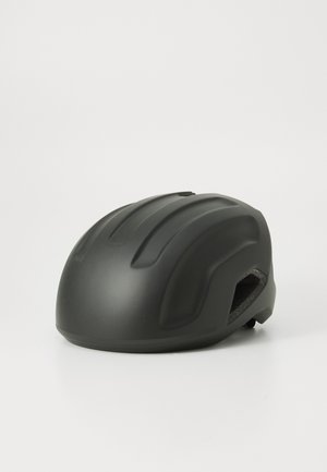Casco da ciclismo nero con finitura opaca, curve eleganti e scanalature sottili. Presenta aperture di ventilazione e una cinghia regolabile.