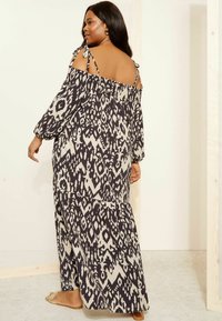 Curves Like These COLD SHOULDER- REGULAR FIT - Maxi šaty - monochrome