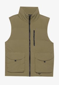 Olivenfarget puffervest med høy krage, frontglidelås og to store frontlommer. Har en mindre glidelåslomme på brystet.