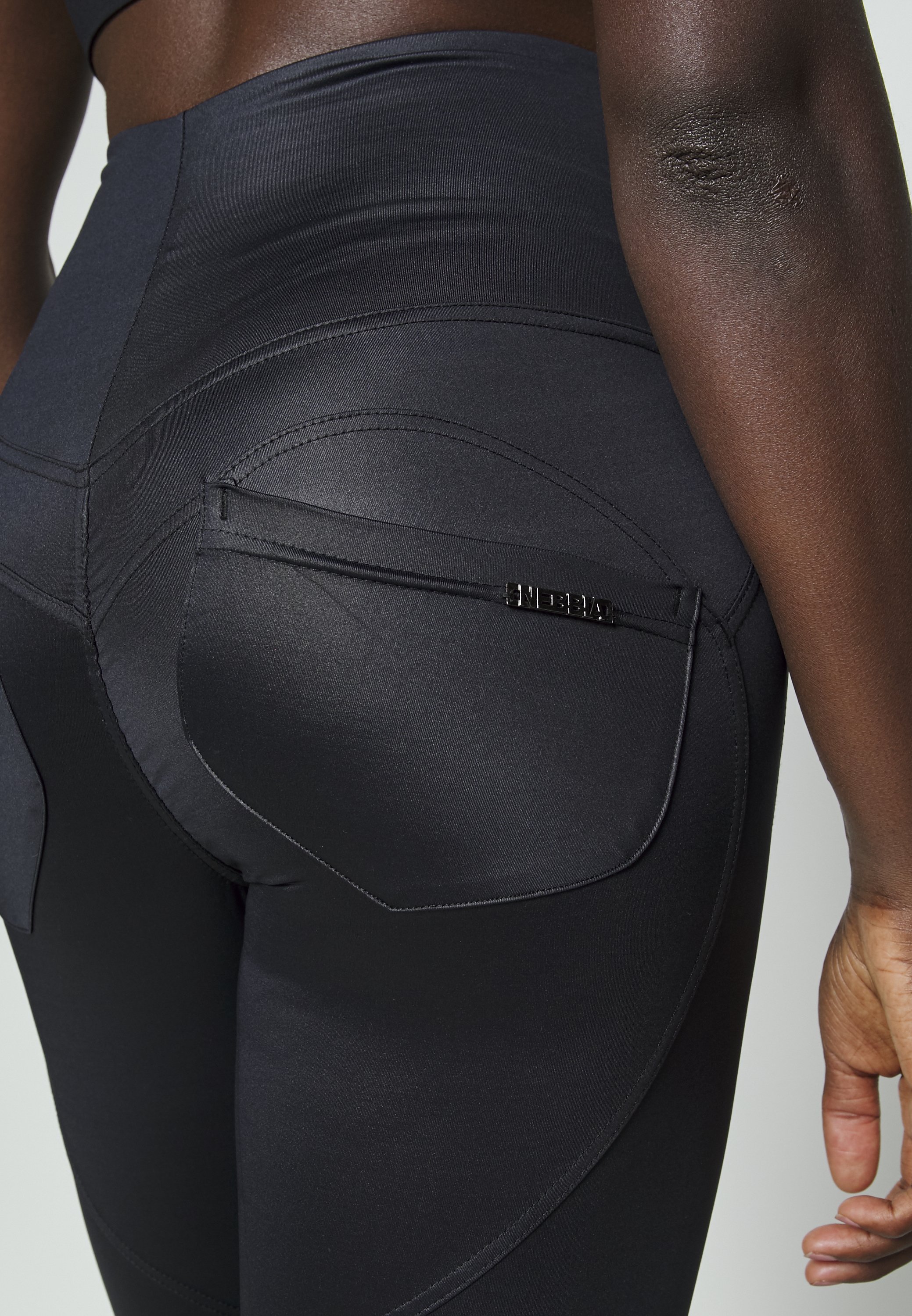 BUBBLE BUTT PANTS - Leggings - black 