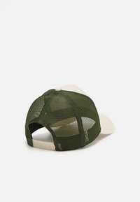 New Era SCRIPT PATCH TRUCKER UNISEX - Cappellino - cream